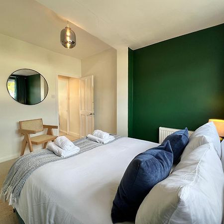 Charming Central Windsor 2 Bed Cottage Free Residents Parking And Private Garden Legoland Ascot Windsor Castle Thorpe Park Heathrow Airport Exteriér fotografie
