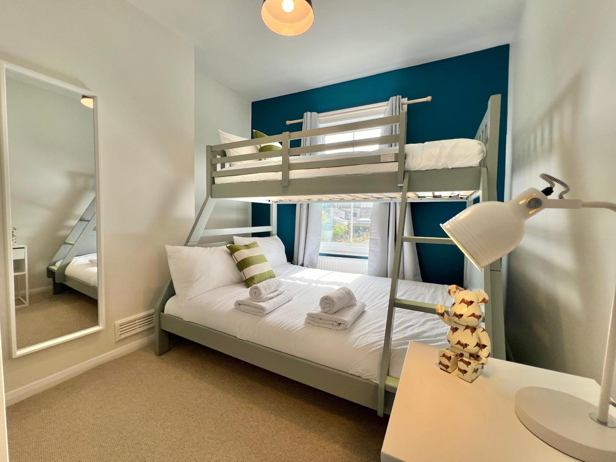 Charming Central Windsor 2 Bed Cottage Free Residents Parking And Private Garden Legoland Ascot Windsor Castle Thorpe Park Heathrow Airport Exteriér fotografie