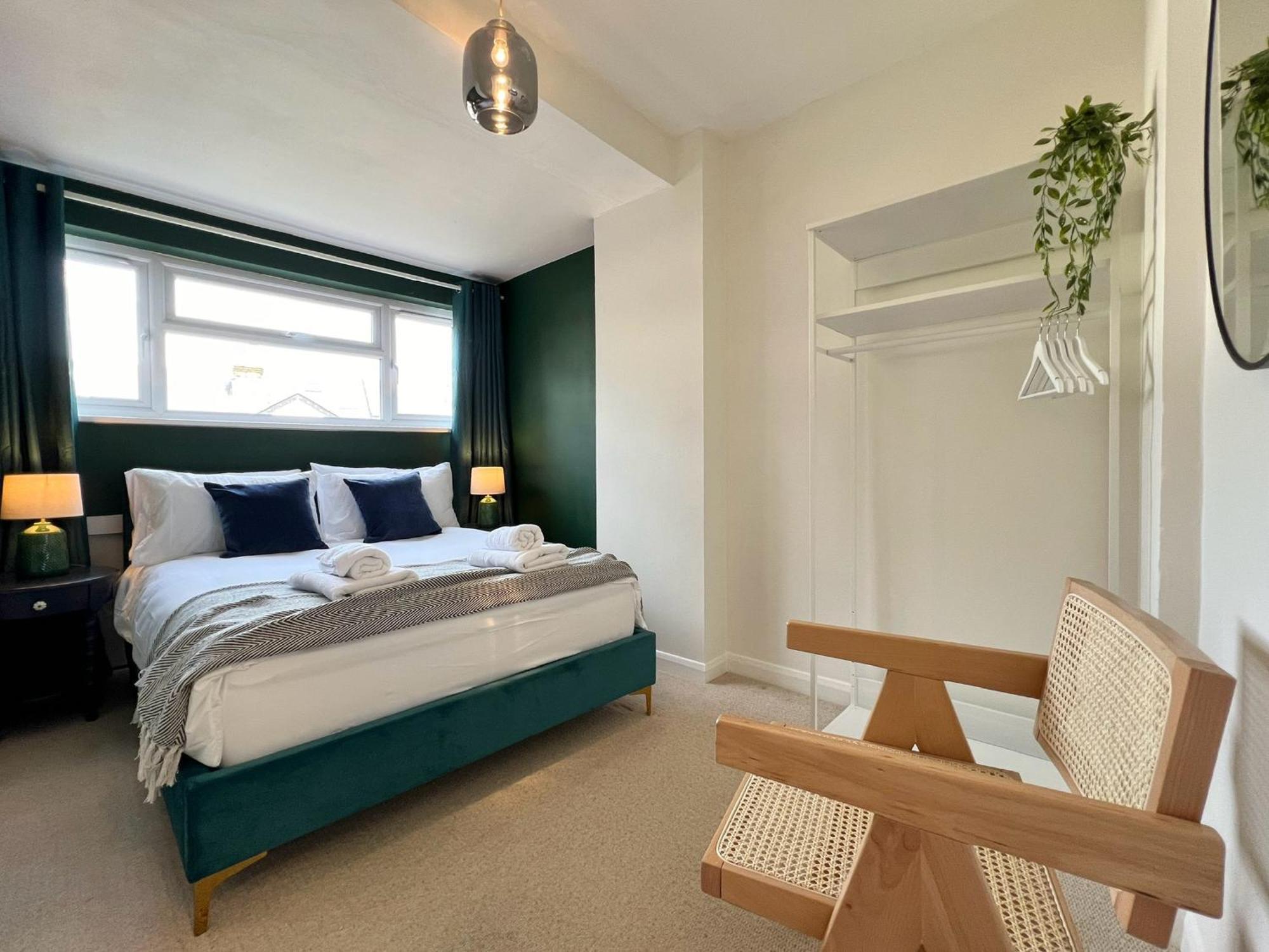 Charming Central Windsor 2 Bed Cottage Free Residents Parking And Private Garden Legoland Ascot Windsor Castle Thorpe Park Heathrow Airport Exteriér fotografie